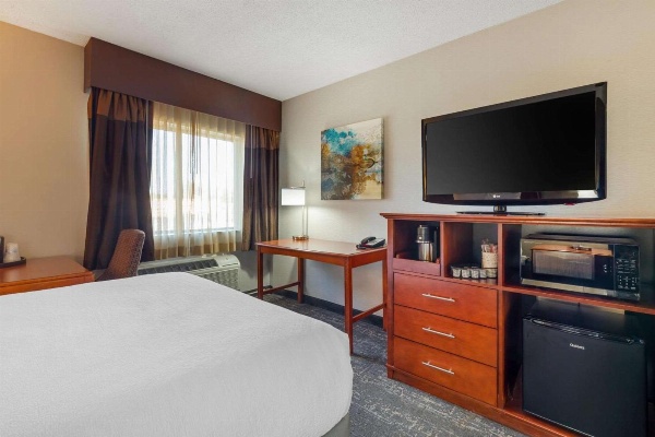 Best Western Plus North Haven Hotel Main image